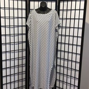 Black &white maxi dress
